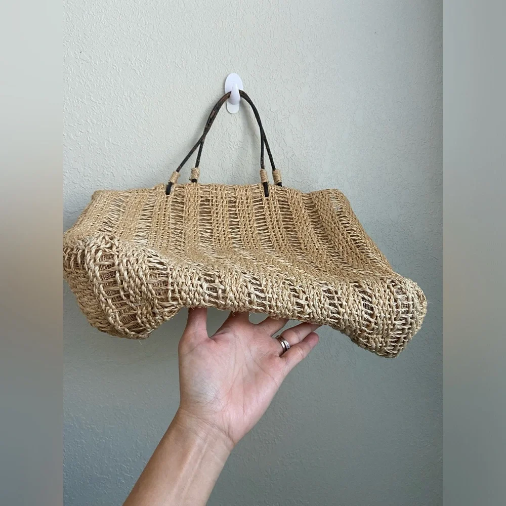 Summer Abaca Straw Medium Tote Bag Leather  Handles Made in Philippines - Picture 10 of 10